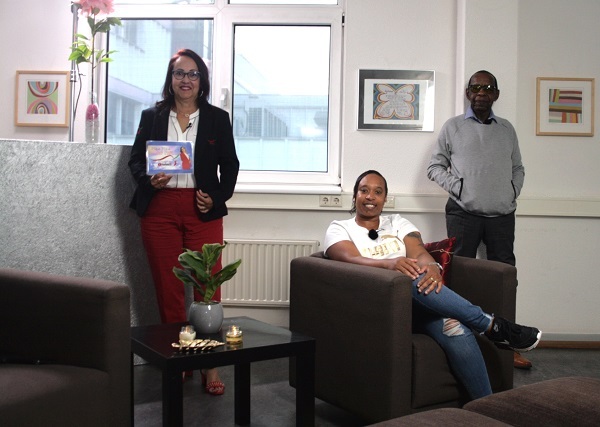 IMG 1068  website Pika Pika  talkshow host en gasten Donorregister Mi kurpa mi desishon my body my choice