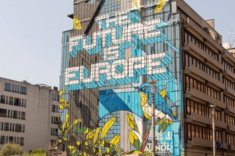Vactatures Re Presenting Europe The future is Europe street art on Rue de la Loi Brussels Creative Comment Ocan Caribisch